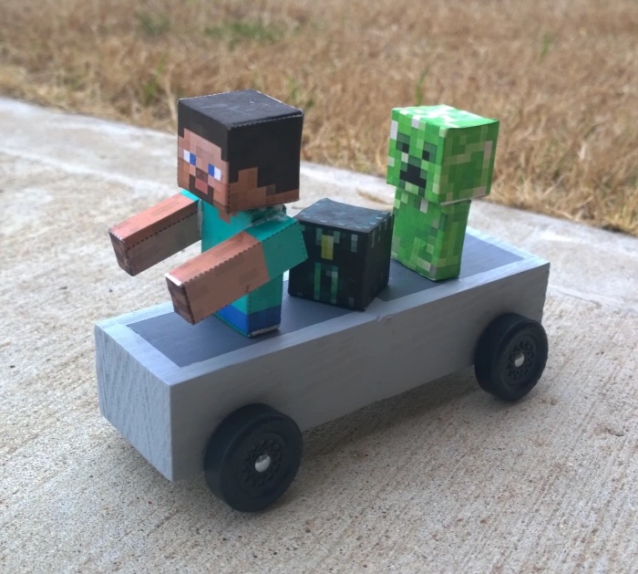 Minecraft-themed Pinewood Derby car